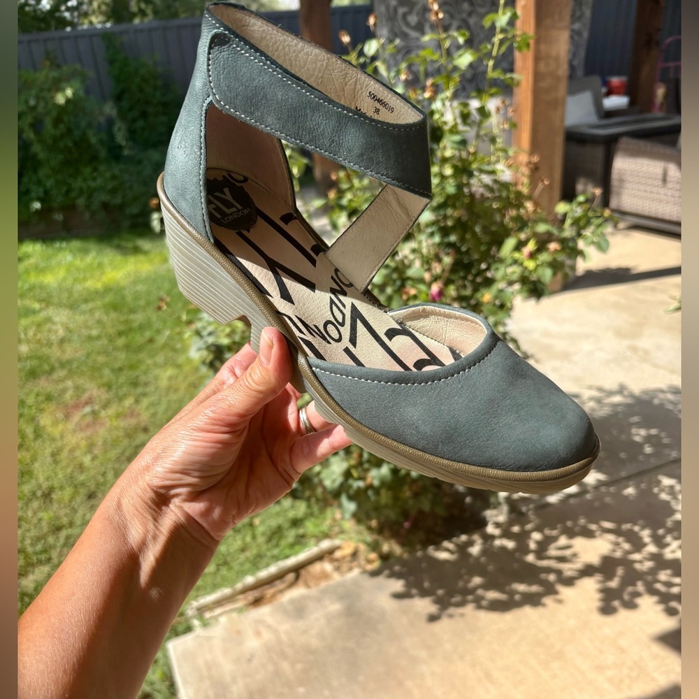FLY London Cupido Leather Ankle Strap Closed Toe Wedge Taupe Size EU 38 US7/7.5 - Picture 9 of 9